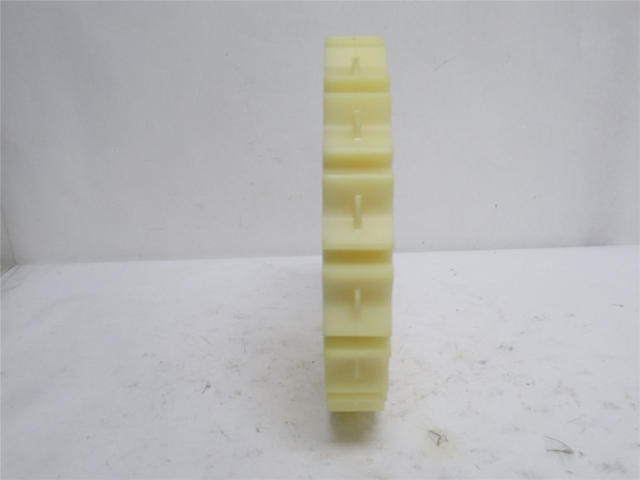 Intralox S6D8XXDHL4QR; Split Sprocket 16 Teeth; 2.5" Sq ID