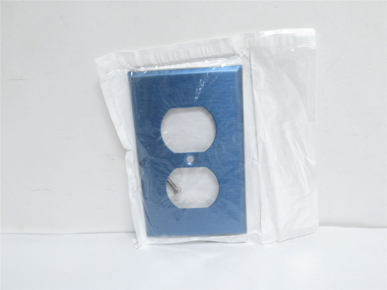 Leviton 003-84003; Lot-2; Duplex Receptacle Wall Plate; SS