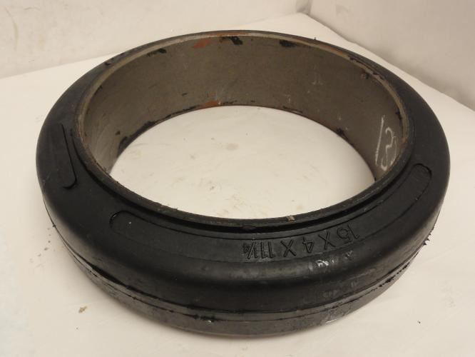 Mitco 6315001; Super Solid Series Forklift Tire
