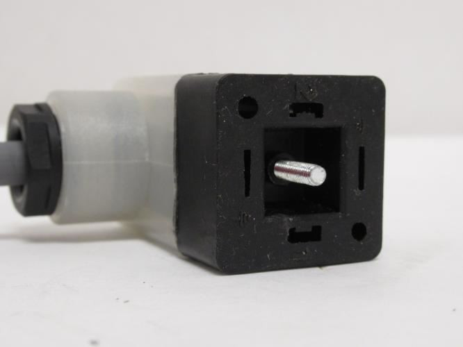 Canfield D5419-11025; Female DIN Plug; 120VAC; Black