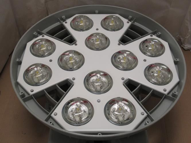 Holophane HMLED2125KAHGAW; Pole Mount Light Fixture