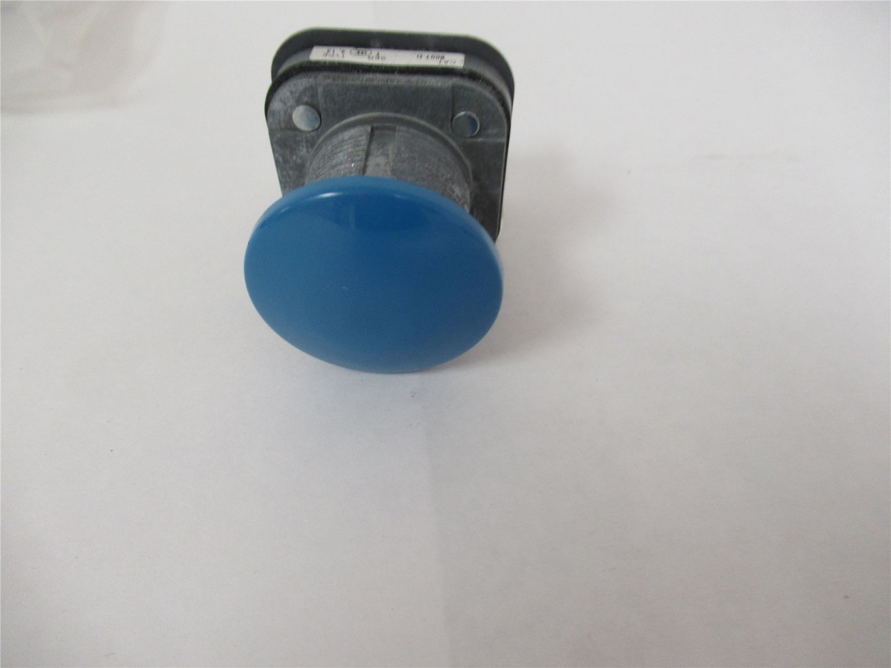 Allen-Bradley 800TD7A; Pushbutton Switch 30mm MomentaryBlue