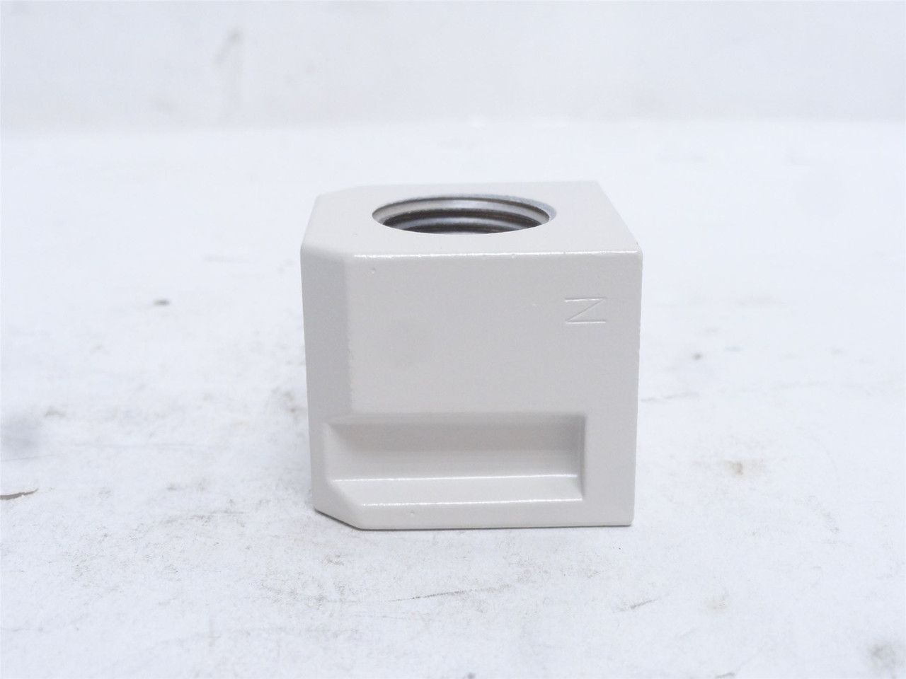 SMC E400-N04-A; Pipe Adapter; Size: 1/2" x 1/2NPT