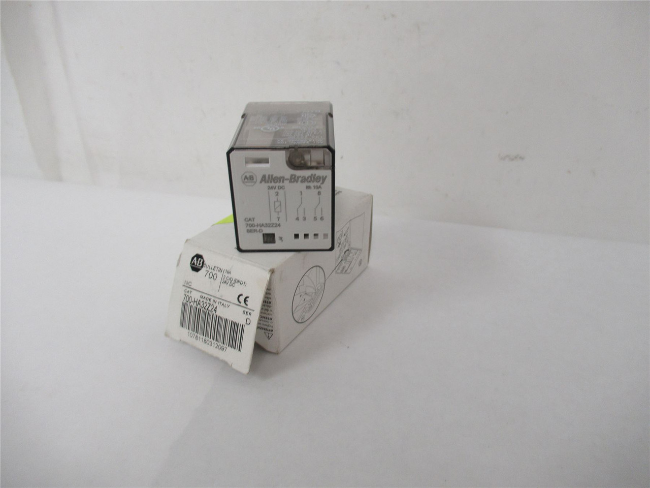 Allen-Bradley 700-HA33Z24; Relay Coil Voltage 24V DC 8 Pin