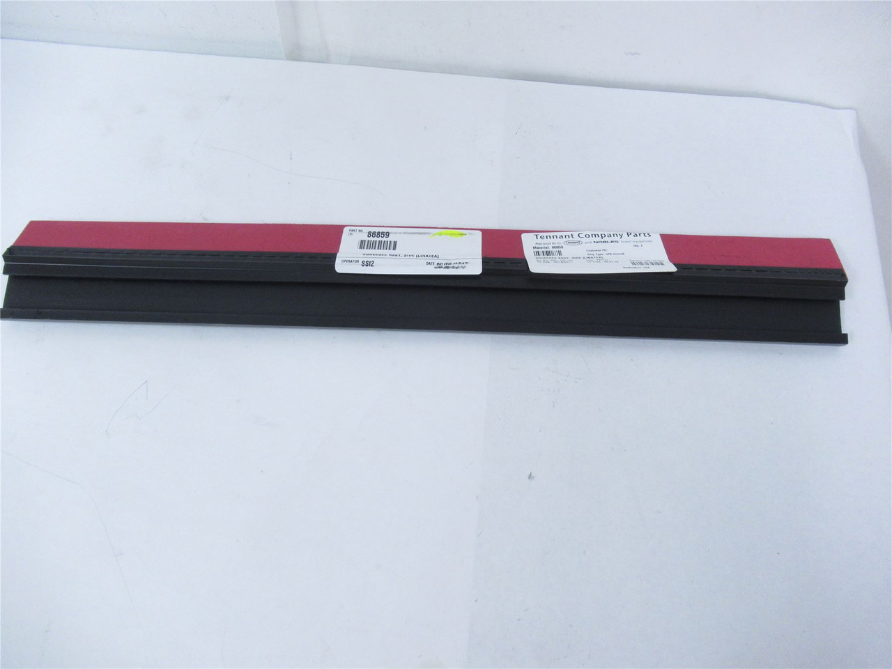 Tennant 86859; Squeegee Assembly; Side (Linatex) 23.3"