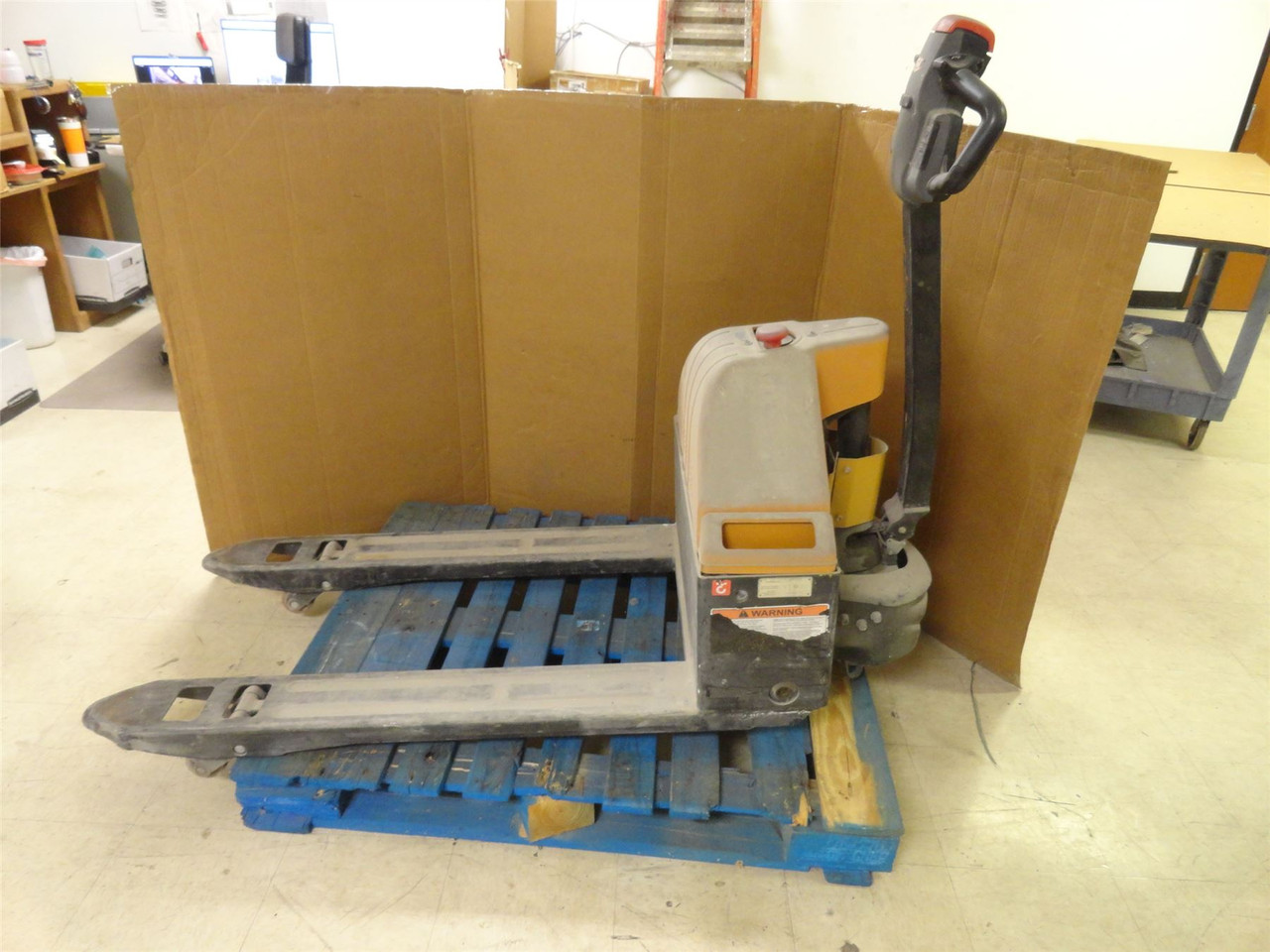 Big Joe E-30; Powered Pallet Jack; Needds Battery (65Ah) 3000LBScap