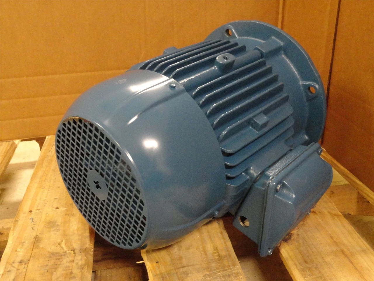 WEG TE1BF0X0; AC Motor; 7-1/2HP; 460V; 1770RPM; 3PH; 9.18A