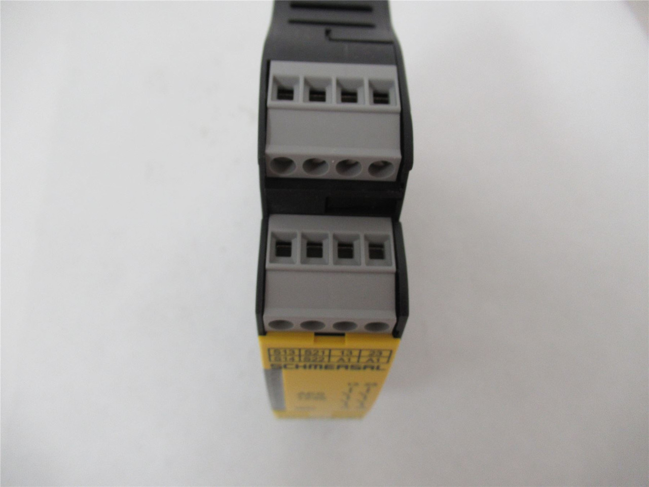 Schmersal 101170049; Safety Relay 24 VDC AC 15 230V/3A