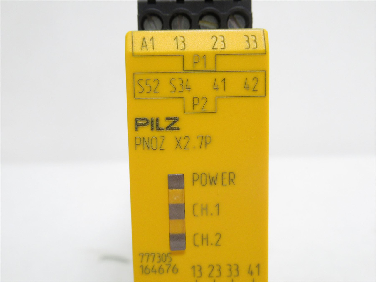 Pilz PNOZ X2.7P; Safety Relay 777305; 24VAC/DC; 3-NO; 1-NC