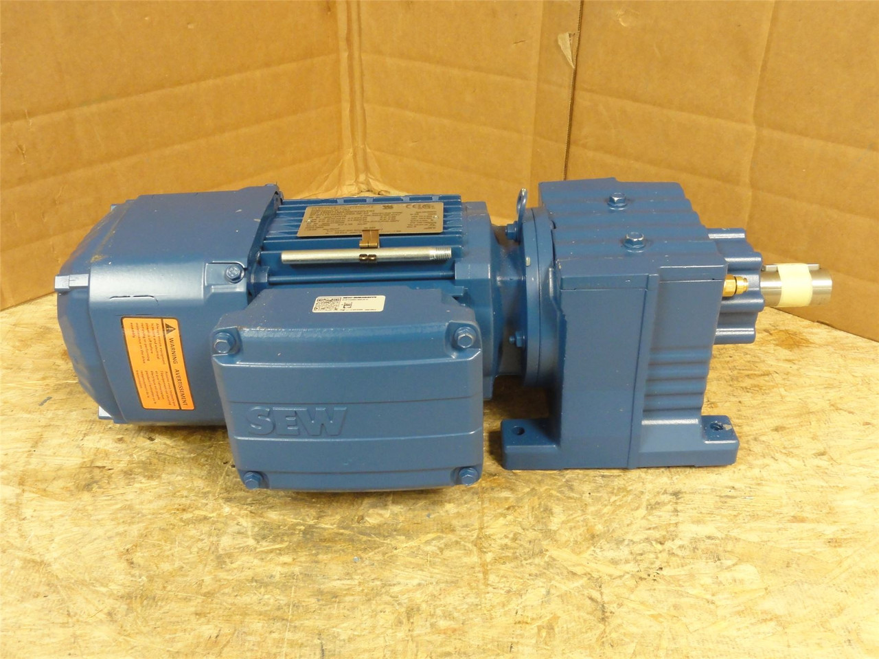 SEW R27DRN71M4/BE05HR/DH; Gear-Motor; 18.08:1 Ratio; 1/2HP