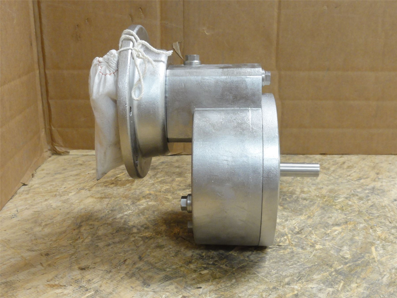 Sterling SS2RBQ556C56C; Gearbox; SS; 5:1 Ratio; 1750RPM