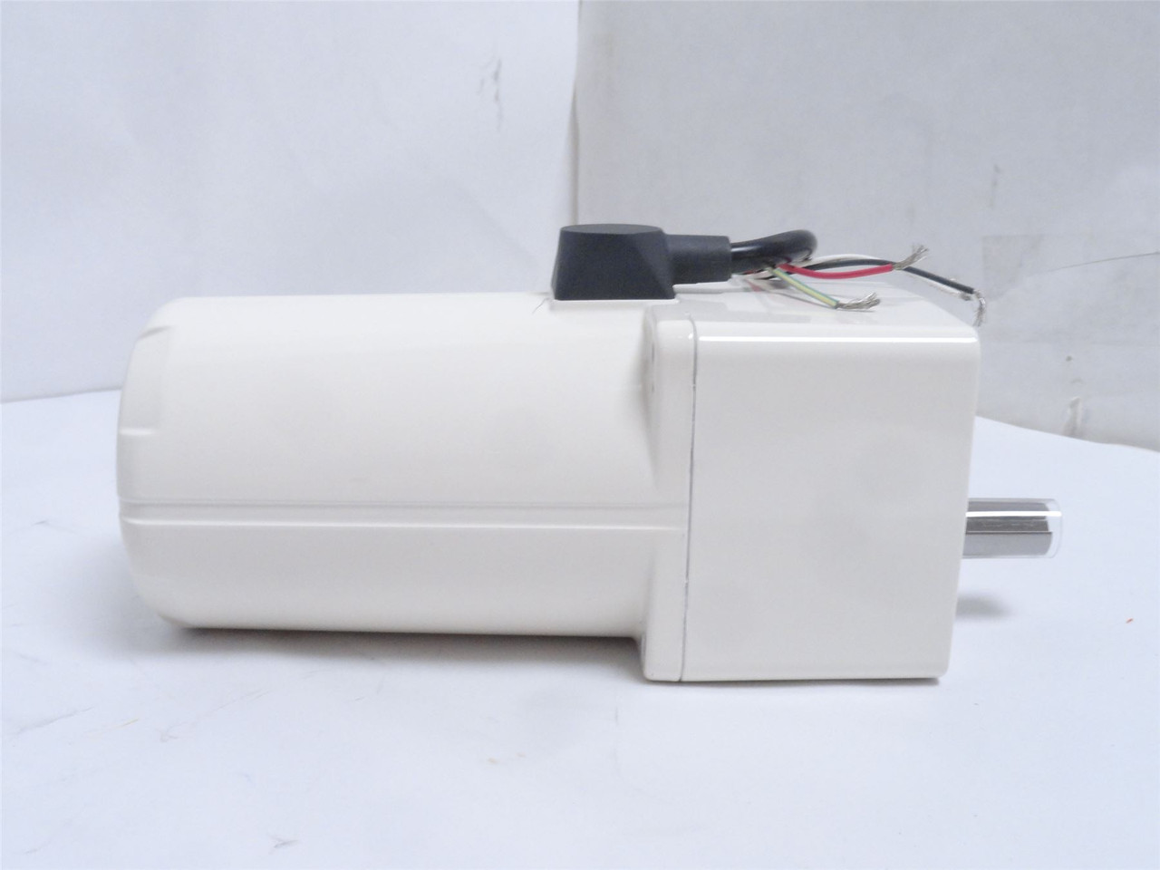 Oriental FPW56052-18; AC Gearmotor; 18:1 Ratio; 200/220/230V