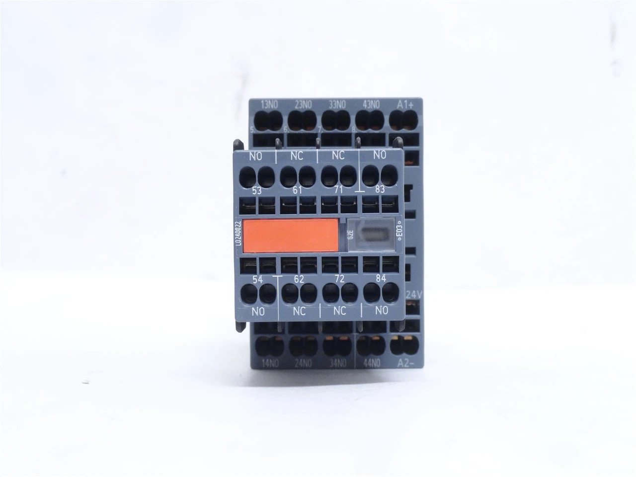 Siemens 3RH2262-2BB40; Control Relay; 6A; 230VAC; Coil: 24VDC