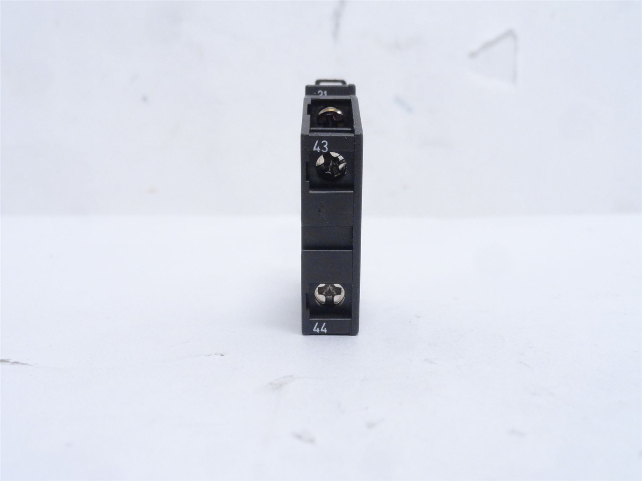 Schmersal EF303.2; Aux Contact Block; 250VAC/8A; 24VDC/5A