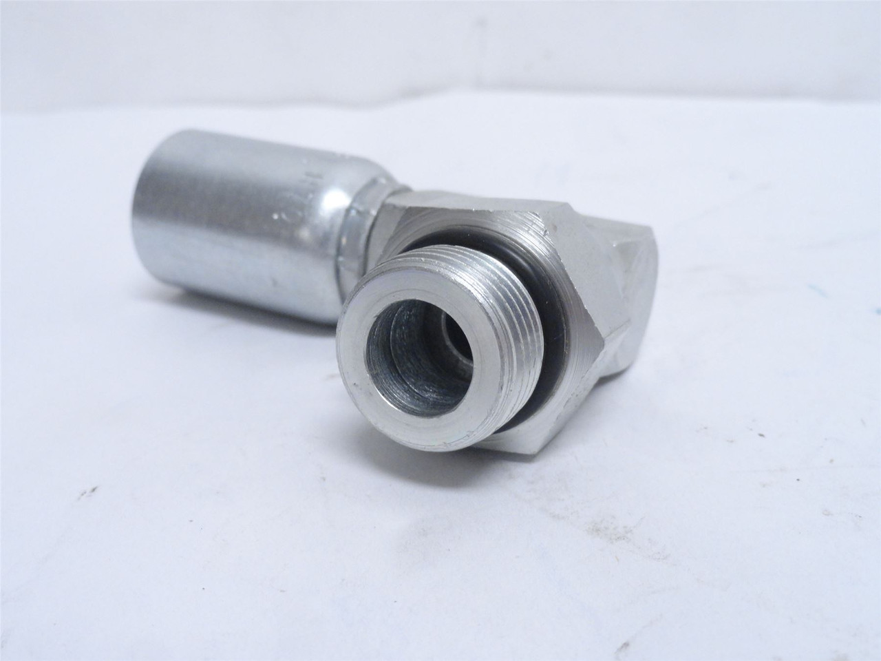 Eaton 08U-R70; Crimp Swivel Elbow 90Deg; 1/2" Tube x 5/8" BOSS