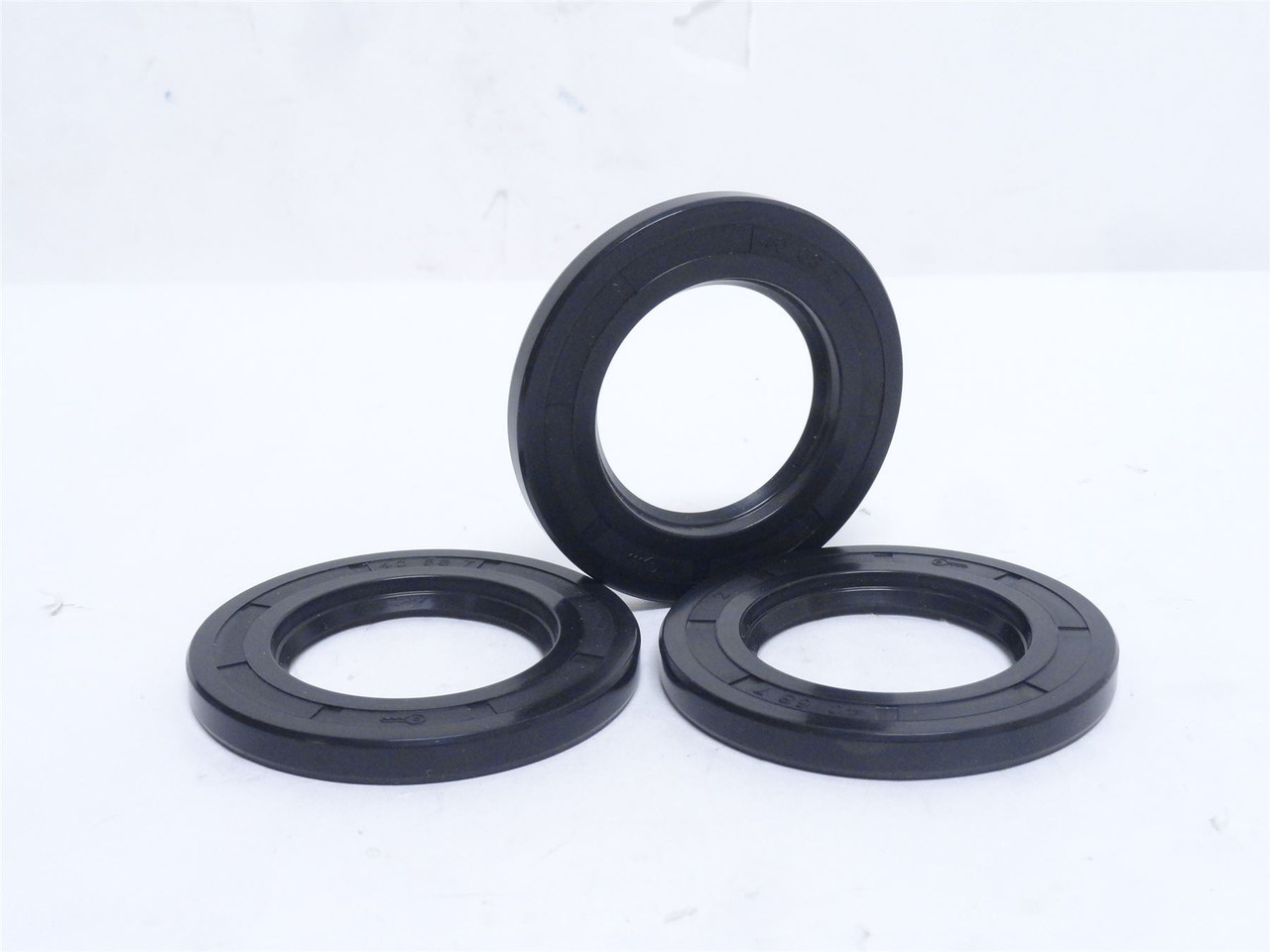 MFG- 40X68X7; Lot-3; Oil Seals; 40mmID x 68mmOD x 7mm Wide