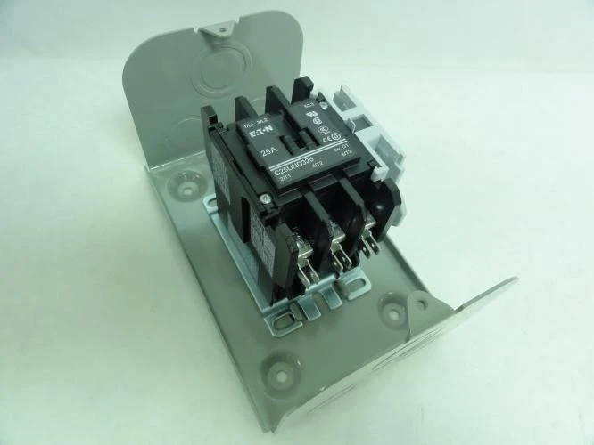 Eaton C25DGY4; Contactor 25A; 600V; 3P; Coil: 24VAC