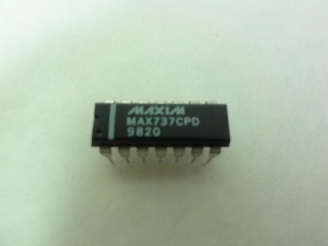Maxim MAX737CPD; Lot-5 Voltage Regulators; 110mA; -15V