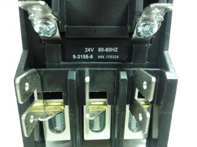 Eaton C25DNJ330T; Contactor 30A; 600V; 3P; Coil: 24VAC