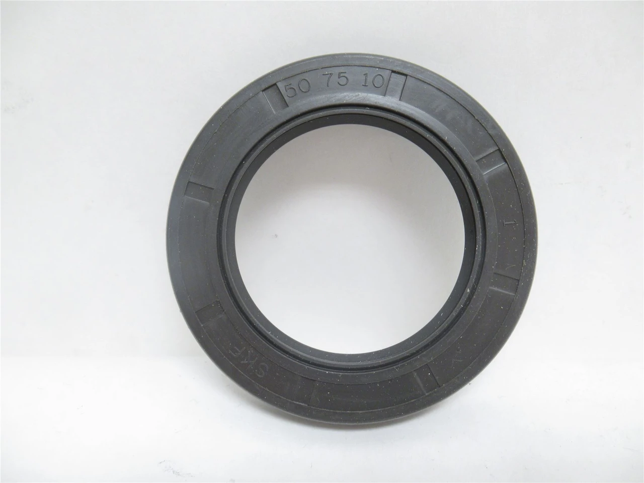 SKF 563210; Oil Seal 50mmID x 70mmOD x 10mm Wide