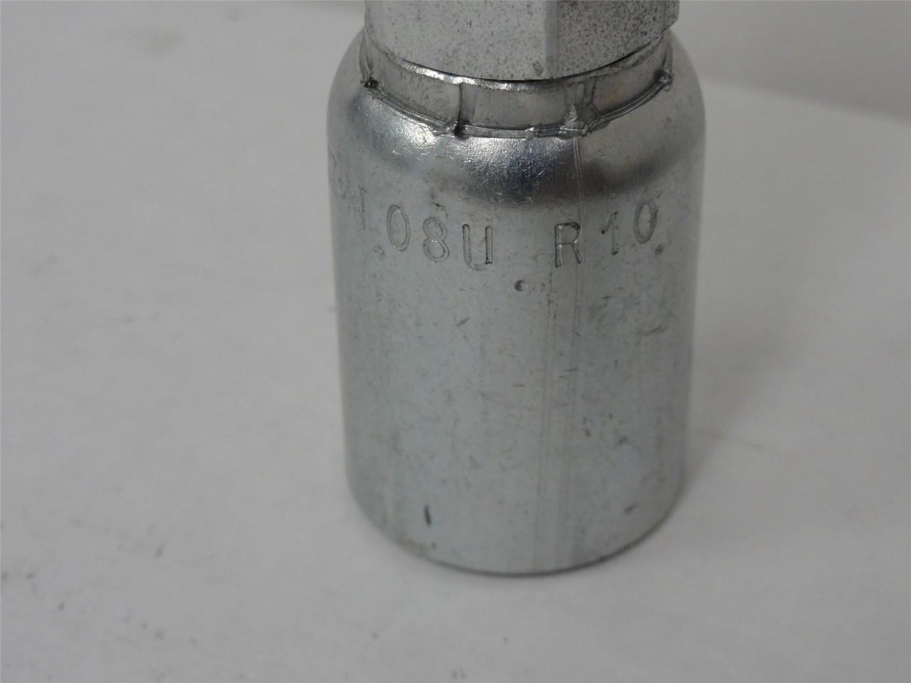 Eaton 08U-R10; Hose Fitting; 1/2" Hose x 5/8" JIC
