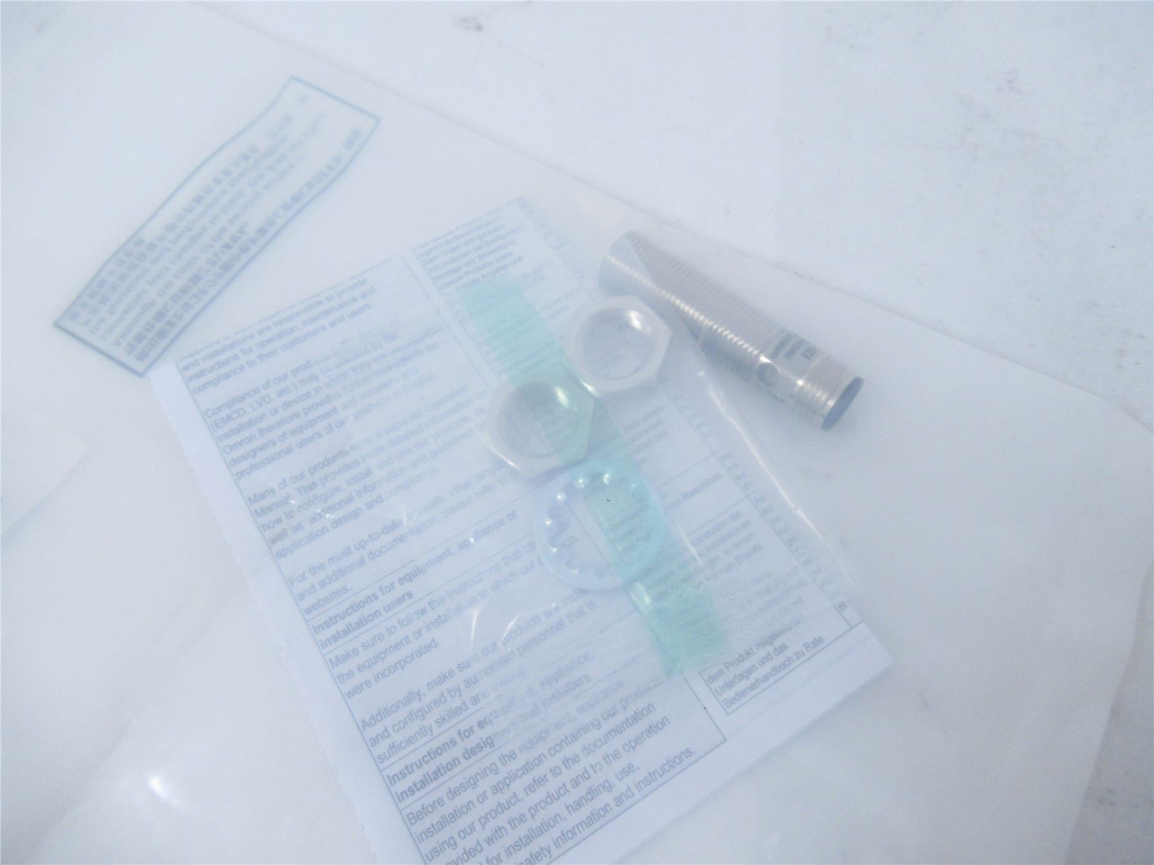 Omron E2E-X2F1-M1; Proximity Sensor 10-35 VDC 300 MA
