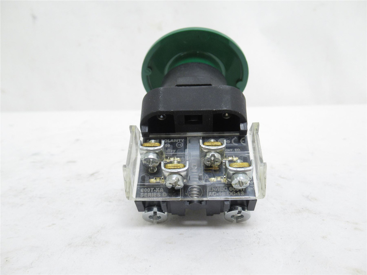 Allen-Bradley 800H-DR1JA; Pushbutton Switch; 600VAC; Green