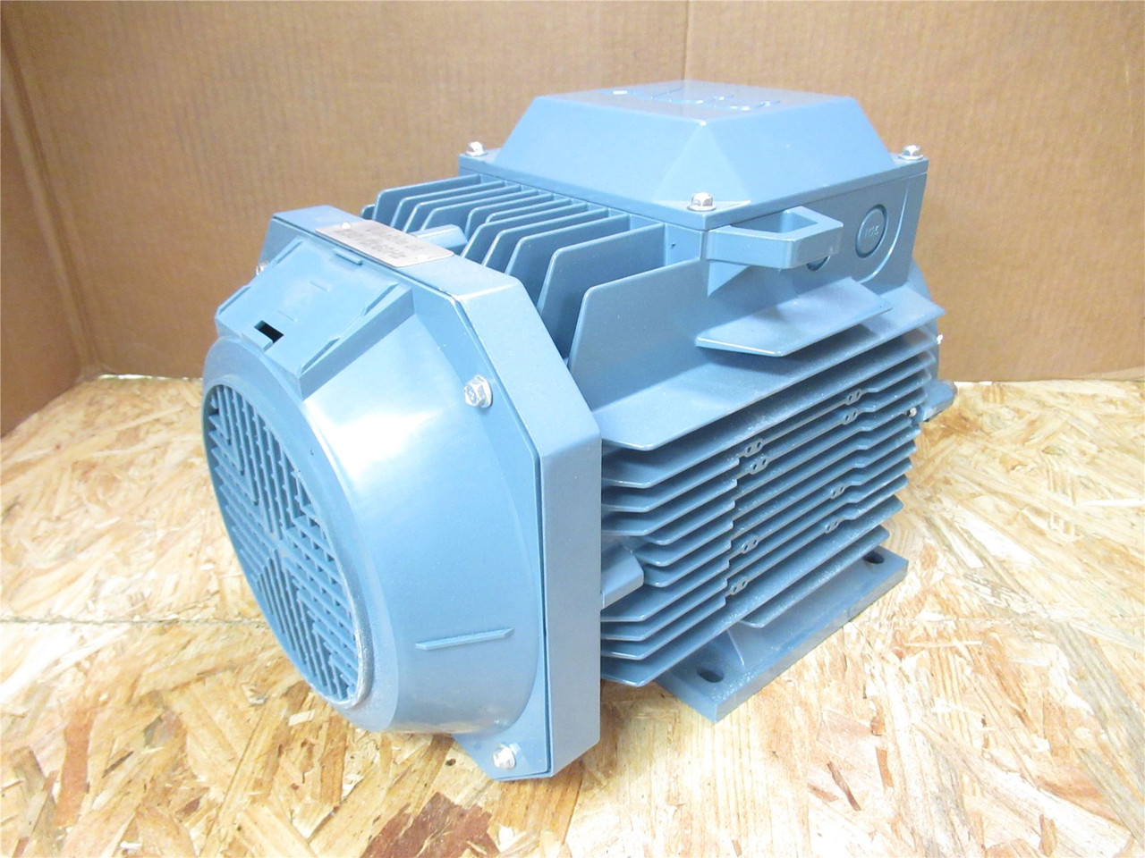 ABB EMM11044-S-AP; AC Motor; 4Kw; 460V; 1755RPM; 3PH; 60Hz