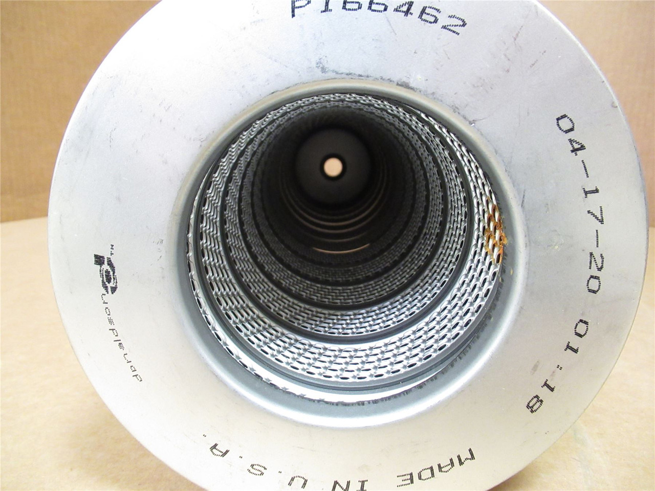 Donaldson P166462; Hydraulic Filter; 18" L x 6"OD x 3-3/8"ID