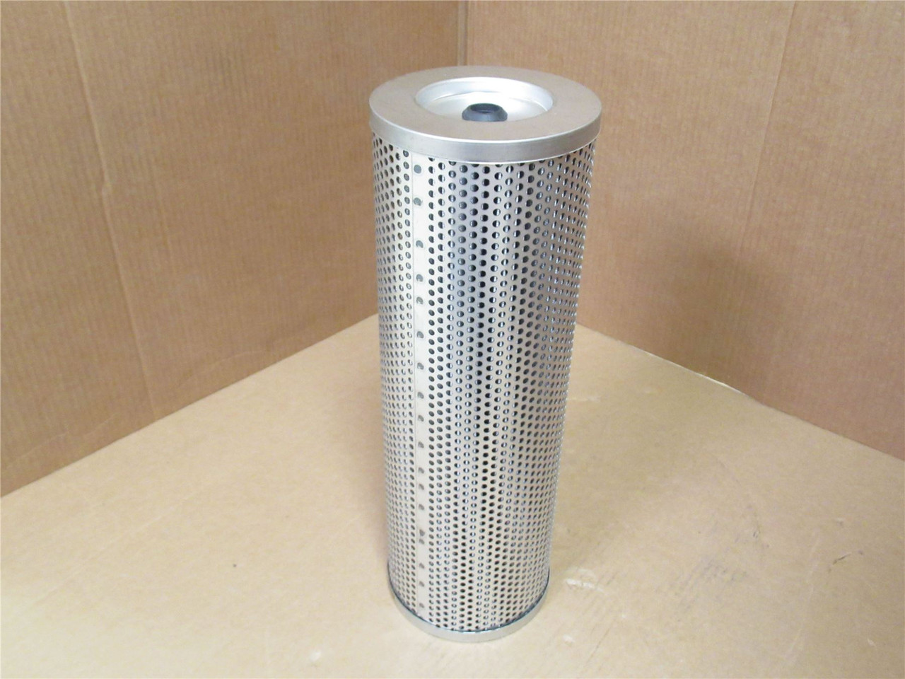 Donaldson P166462; Hydraulic Filter; 18" L x 6"OD x 3-3/8"ID