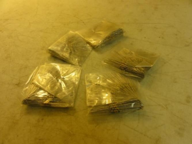 MFG- MDL-Unkn80987; LOT-600; Resistors; 680K Ohms; 1/4W