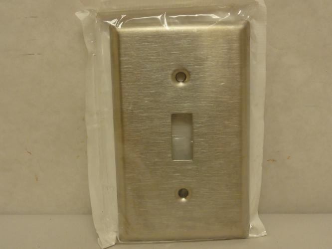 Leviton 84001; Toggle Device Switch Wallplate; SS-430; 1-Gang