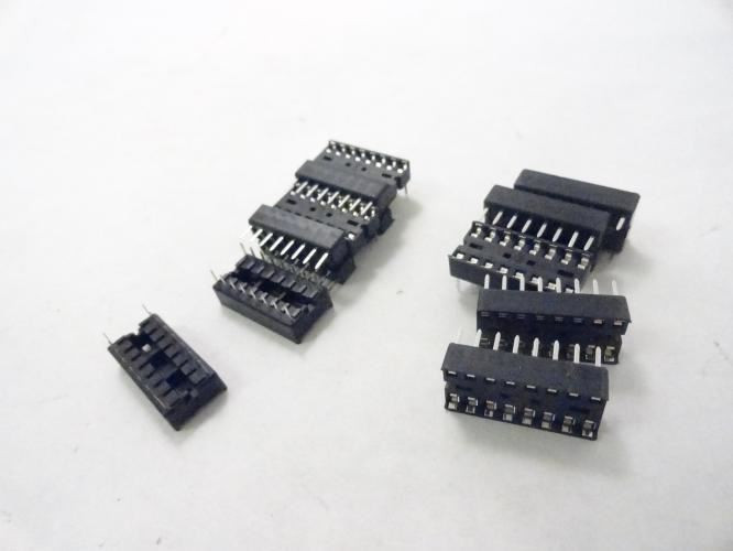 Amp D5; LOT-11 DIP-16 Socket