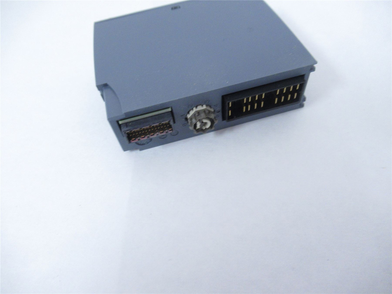 Siemens 6ES7132-6HD01-0BB1; Module RQ NO 4x120V DC 230VAC/5A