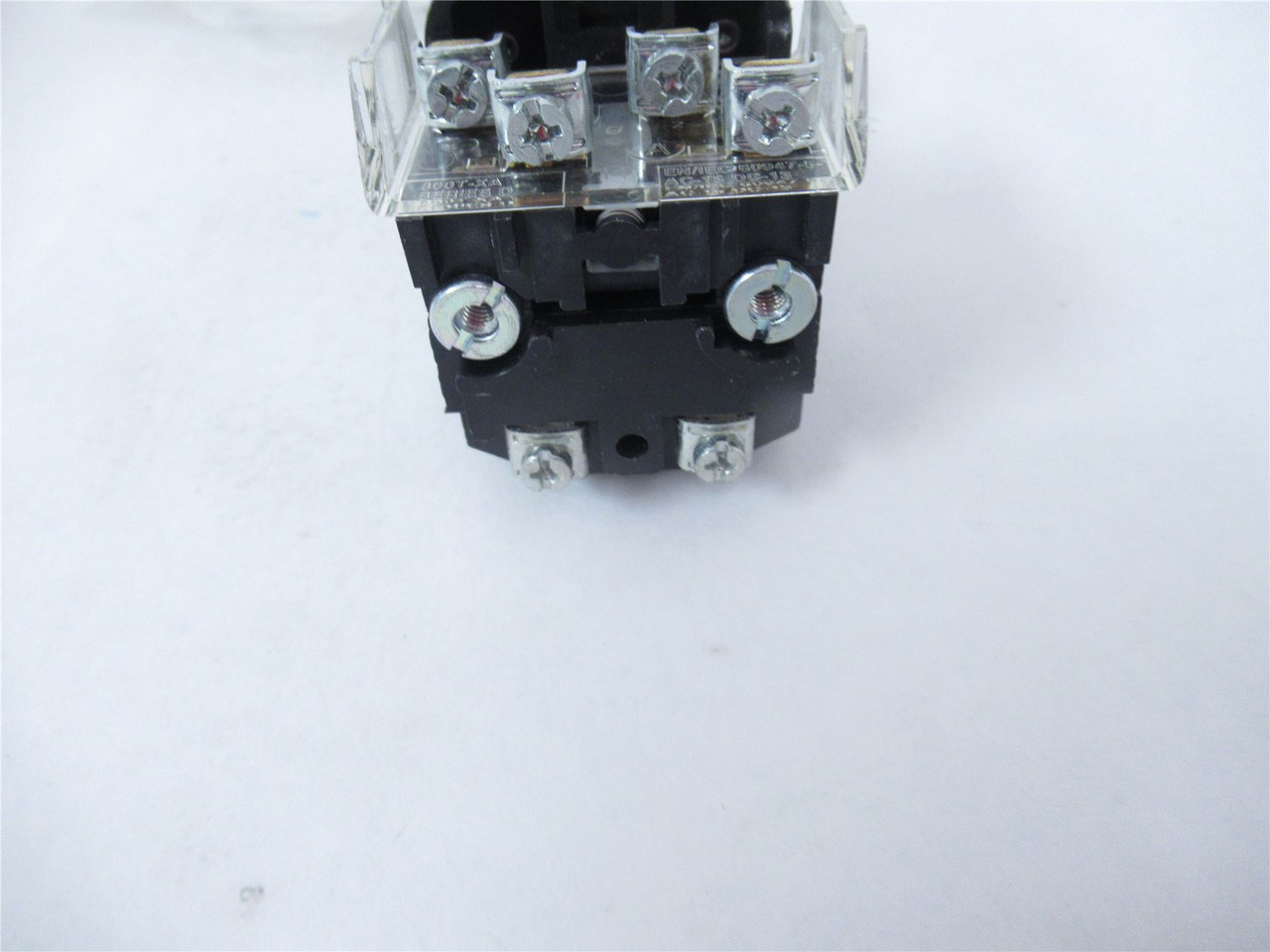 Allen-Bradley 800T-FXP16RA; Switch 30.5mm red 2 position