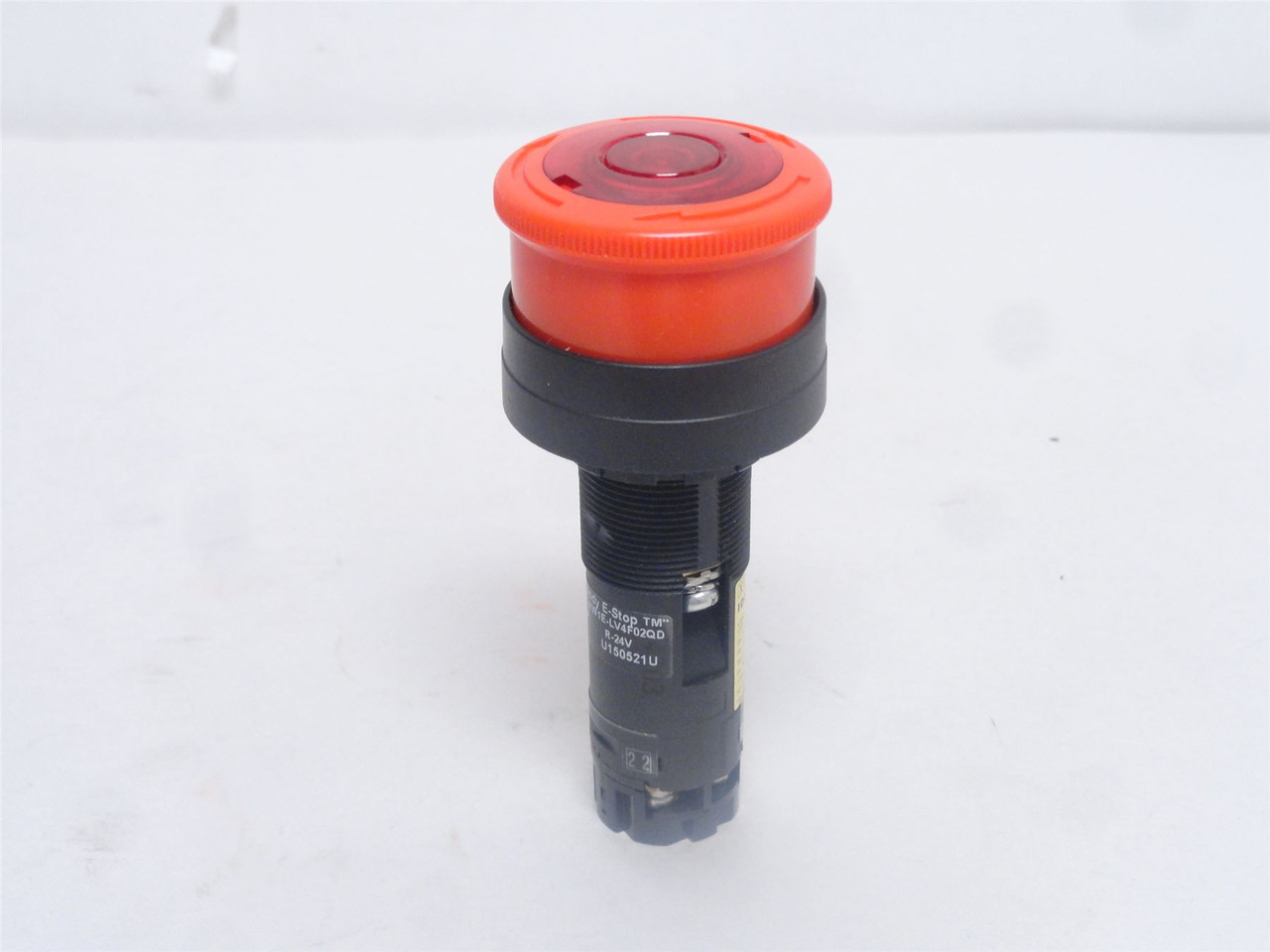 Idec HW1E-LV4F02QD-R-24V; Red E-Stop Switch 10A 250VAC/125VDC
