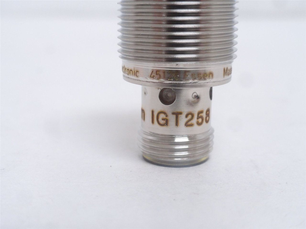 IFM IGB3008BBPKG/AM/V4A/US-104; Prox-Sensor IGT258; 10-30VDC
