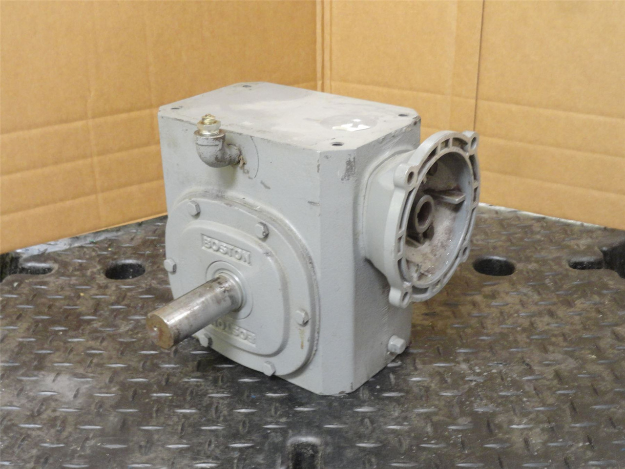 Boston Gear F732-40-B7-G; Speed Reducer; RA; 40:1 Ratio