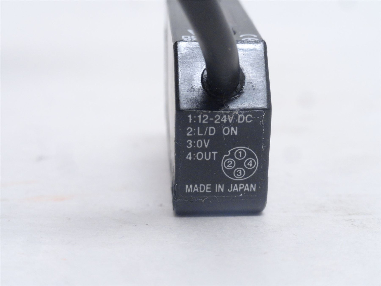 Keyence PZ-V13P; Square Reflective Photo Sensor; 12-24VDC
