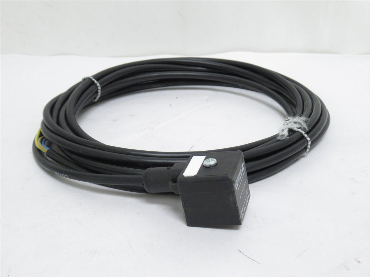 Lutze 709601; PVC connecting lead 3×0;5mm Square; 230VAC/DC