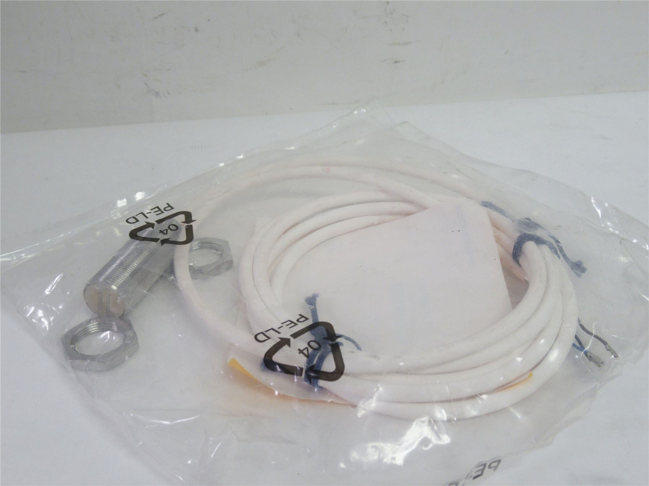 Turck Bi8U-EM18WD-AN6X; Proximity Sensor; 10-30VDC; 200mA