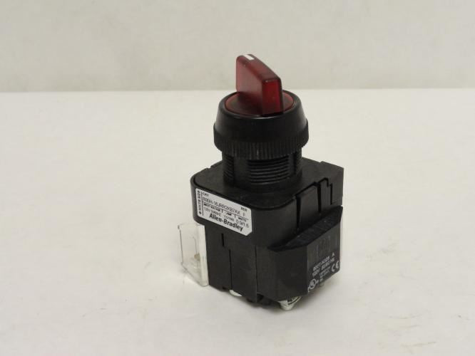 Allen-Bradley 800H-16JRR2KB7AX; Selector Switch; 3POS; 120VAC