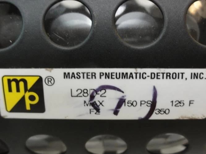 Master Pneumatic L28D-2; Pneumatic Filter; 150PSI; 1/4" NPT