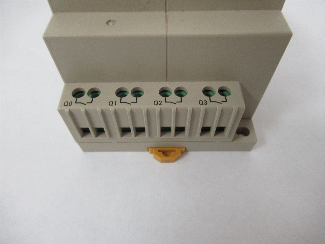 Omron ZEN-10C3DR-D-V2; Programmable Logic Controller