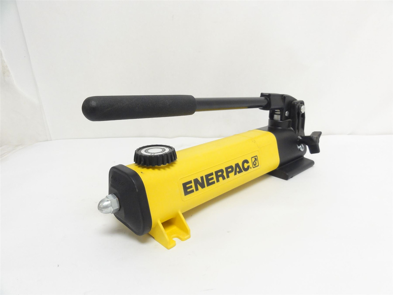 Enerpac P141; Hydraulic Hand Pump; 2-Stage; 10;000PSI; 1/4NPT