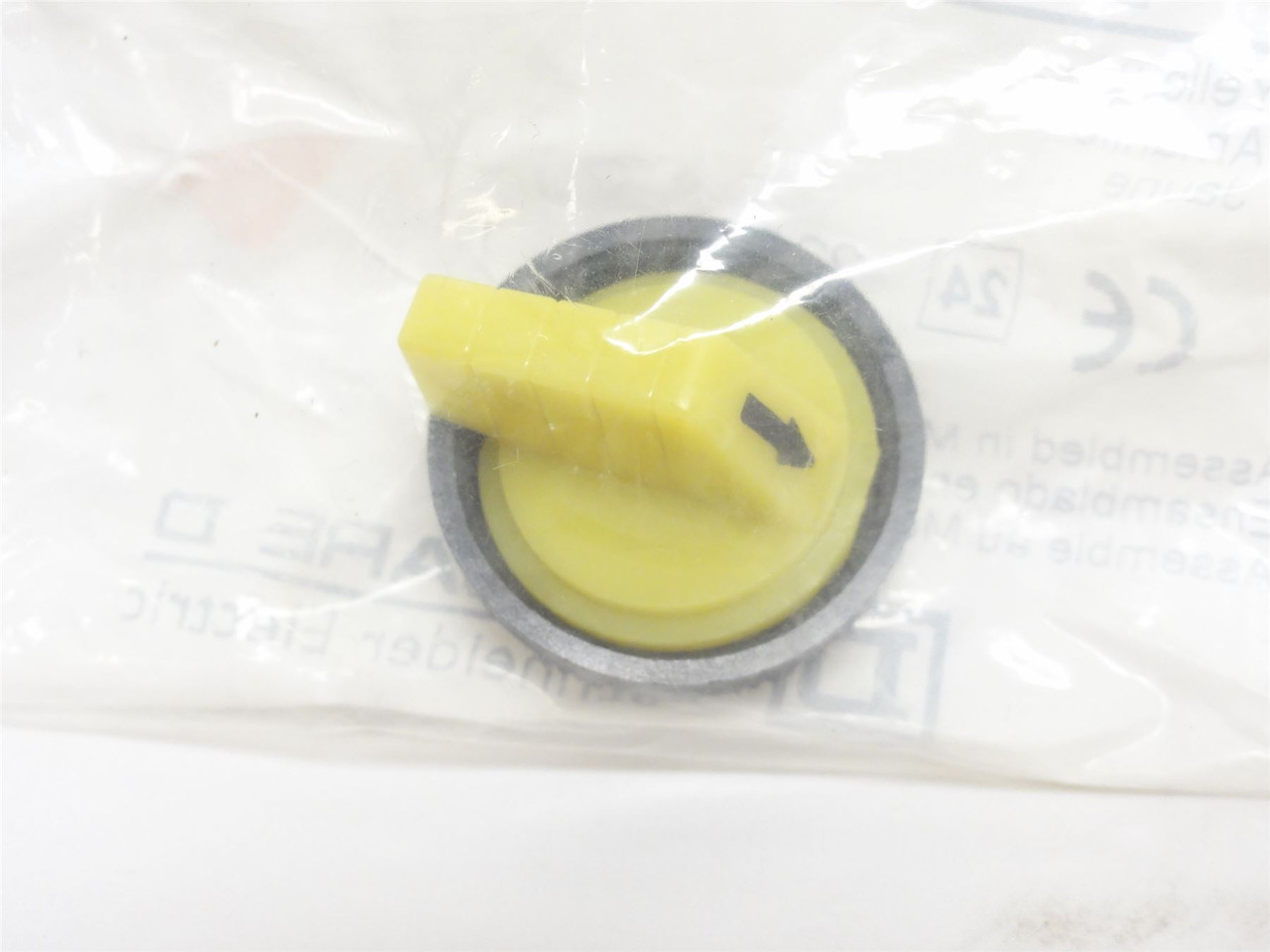 Square D 9001Y8; Yellow Selector Switch Knob; Size: 30mm