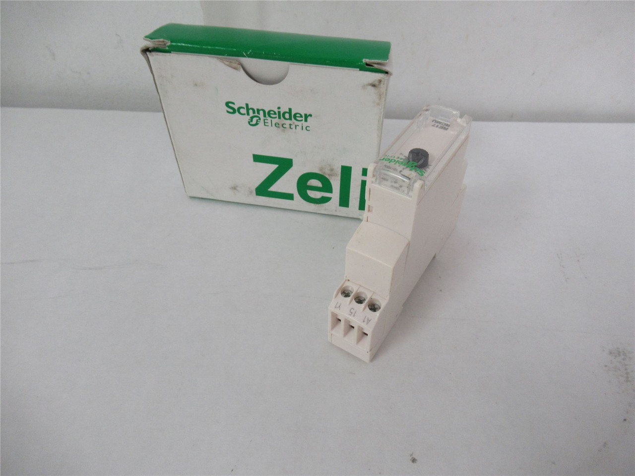 Schneider RE17CMU; Timer Off Delay 24VDC 240VAC