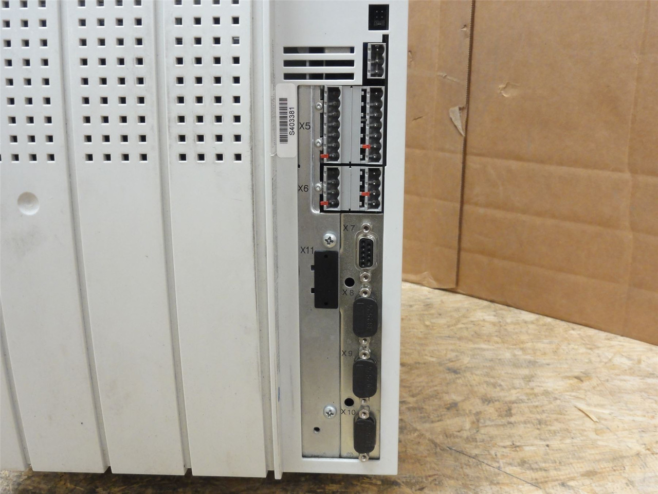 Lenze EVS9327-EP; Servo Controller; In: 3/PEAC; 400/480V