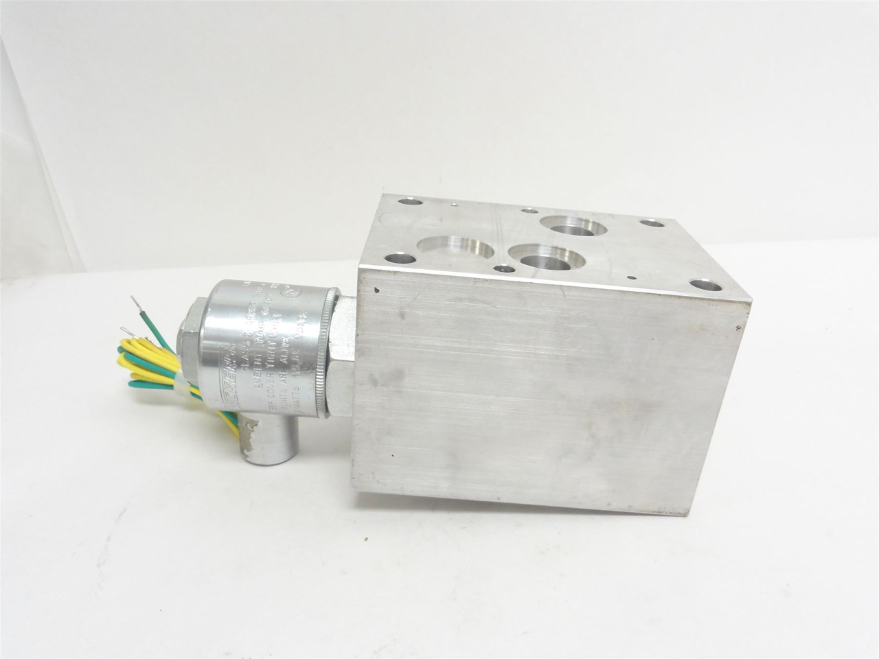 Vickers SV2E-20-C-0-115AU; Solenoid Valve W/Manifold; 350BAR
