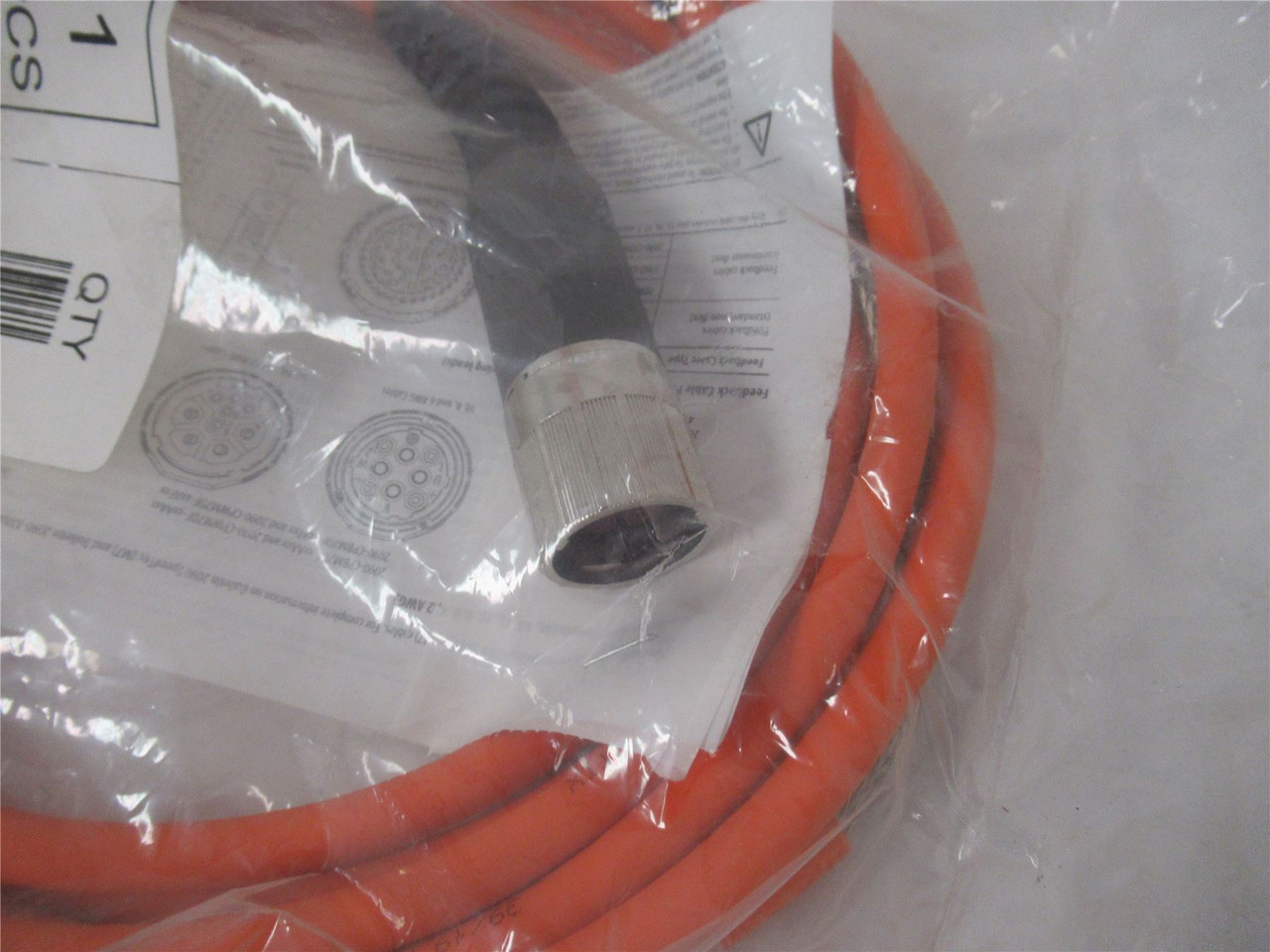 Allen-Bradley 2090-CPVMD7DF-16AA05; Power Cable  16AWG 5meter